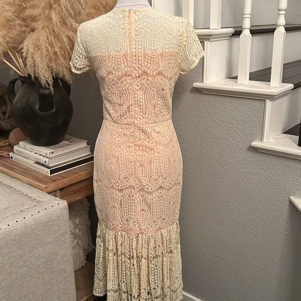 Anthropologie Vone cream Midi Cap Sleeve Lace Sheath Dress Size 2 - Picture 5 of 9
